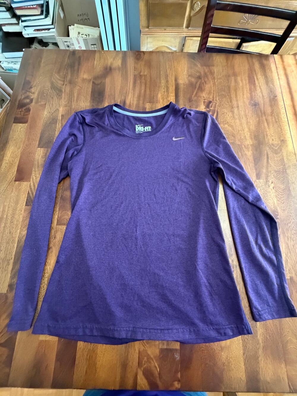 Nike Dri-FIT Women’s Medium Purple Long Sleeve Running Workout Shirt Regular Fit